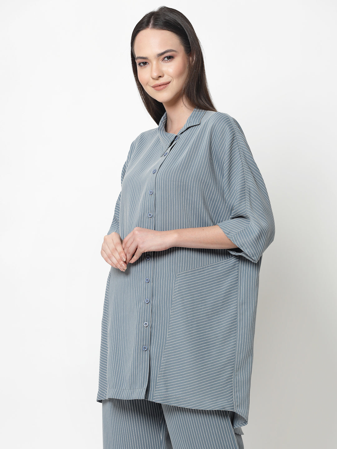 Baju Kebesaran Biru Bergaris Putih