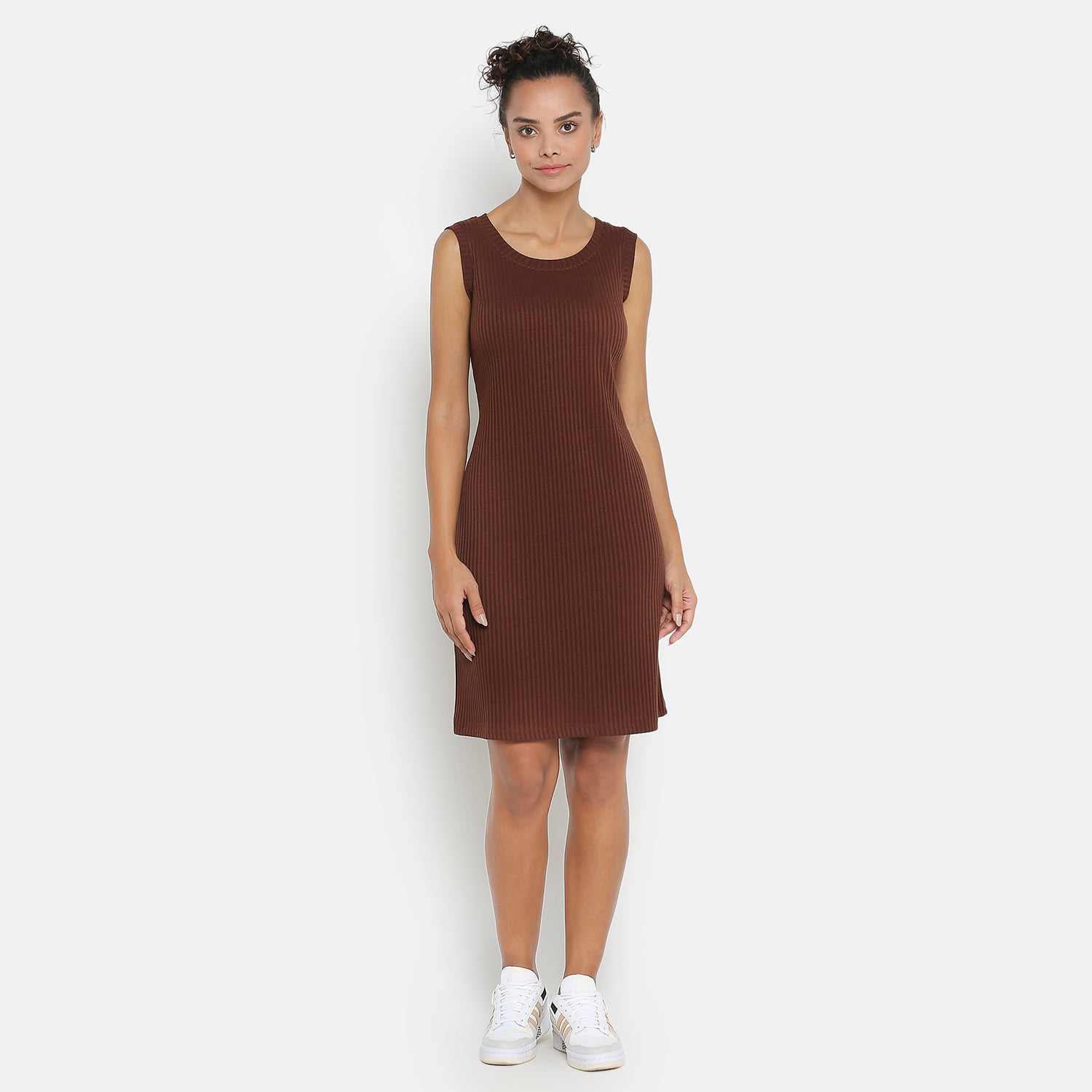 Without sleeves brown ribbed fitted dress