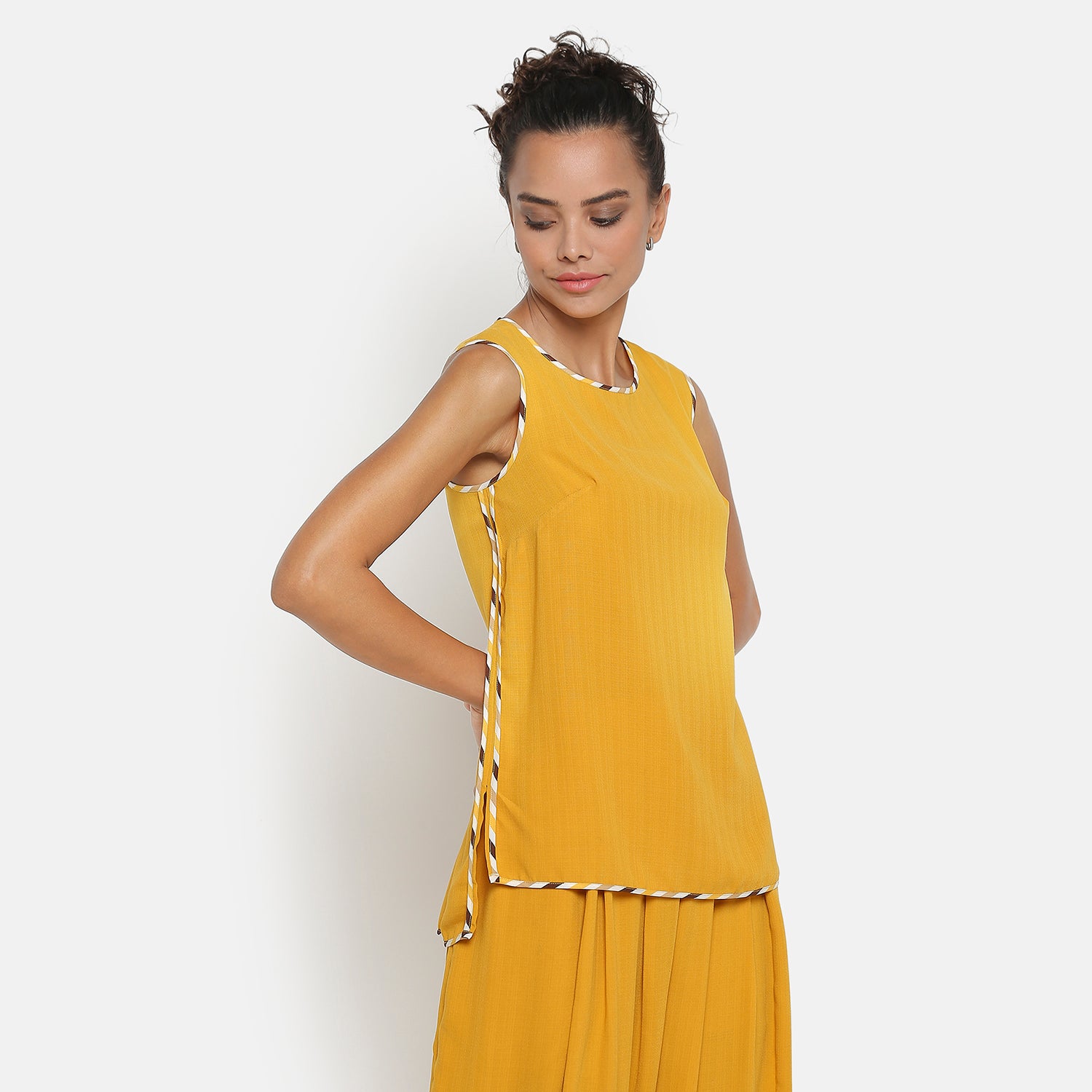 Yellow Sleeveless Top With Contrast Piping