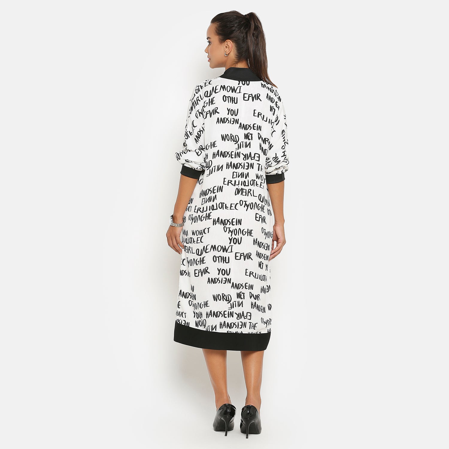 Black & White Printed Dress With Neck Rib