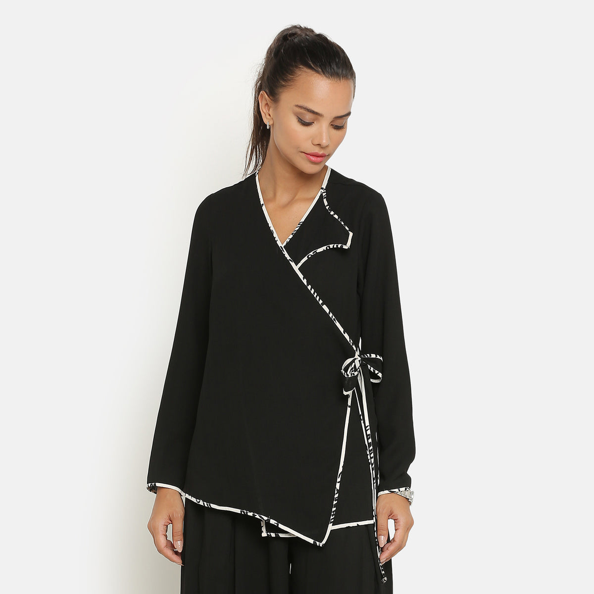 Black overlap jacket with side knot