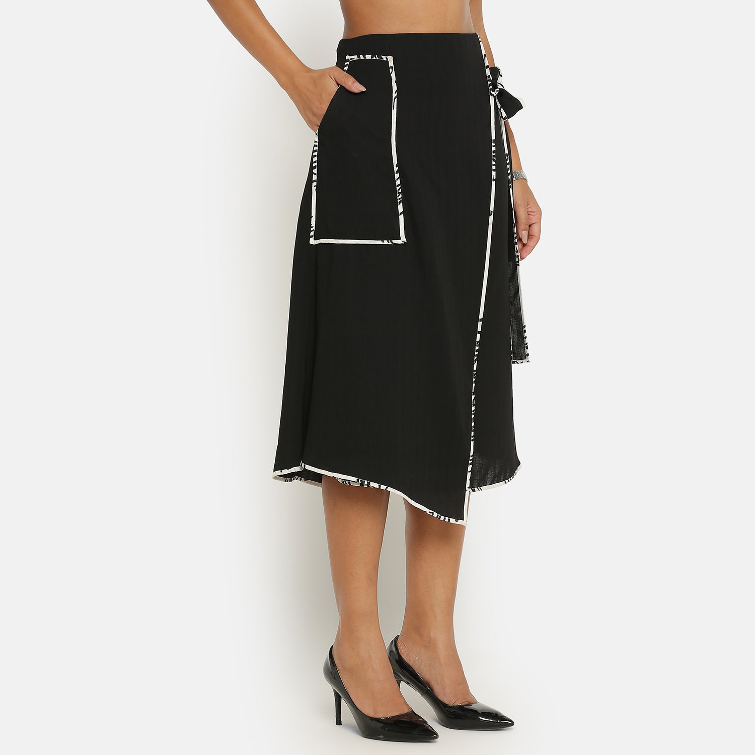 Black Asymmetrical Skirt With Contrast Piping