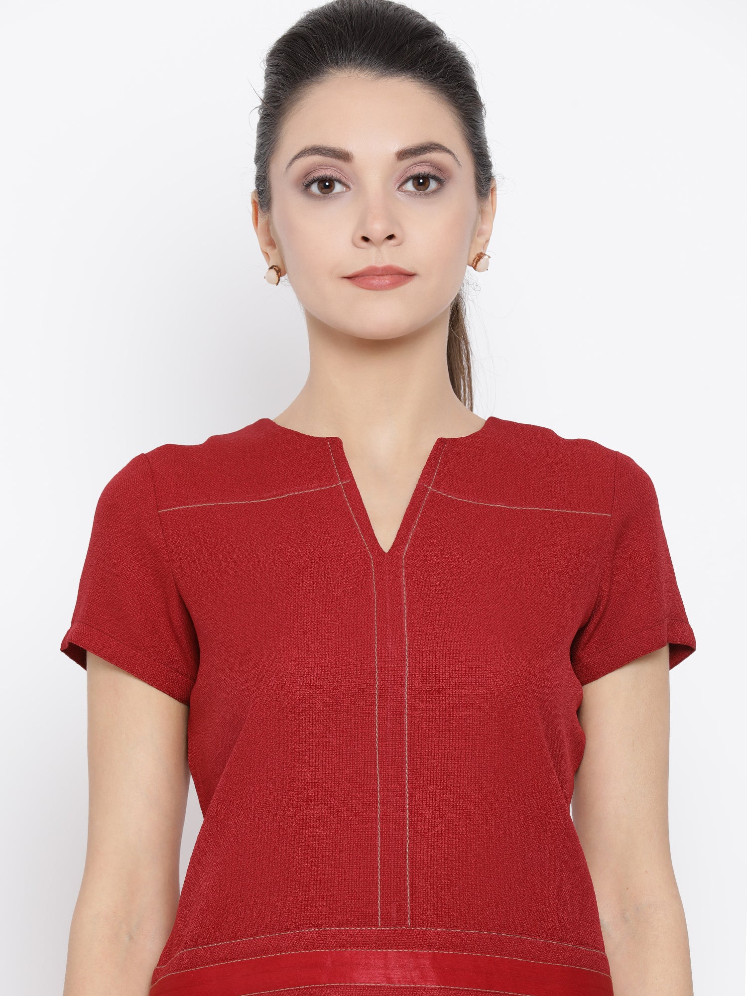 Tunik Linen Sutera Merah Dengan Jahitan Atas Beige